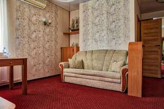 Отель Premier Compass Hotel Kherson Херсон Люкс-2