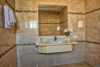 Отель Premier Compass Hotel Kherson Херсон Номер-студио-4