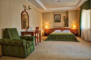 Отель Premier Compass Hotel Kherson Херсон Номер-студио-6