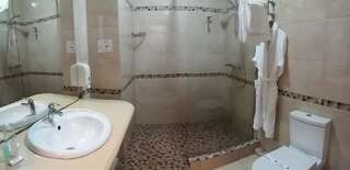 Отель Premier Compass Hotel Kherson Херсон-4